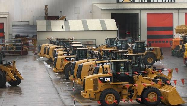 Caterpillar suspend les usines de fabrication russes 