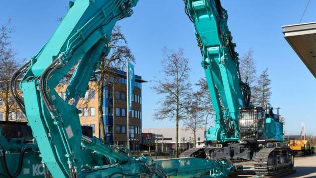 La 1ère Kobelco SK1300DLC a trouvé preneur