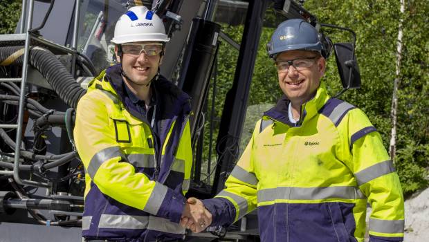 Première : une foreuse de surface électrique à batterie Epiroc