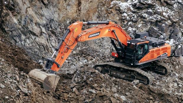 Nouveaux équipements pour les grandes pelles sur chenilles Doosan