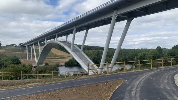 NGE inaugure le viaduc de la Mayenne