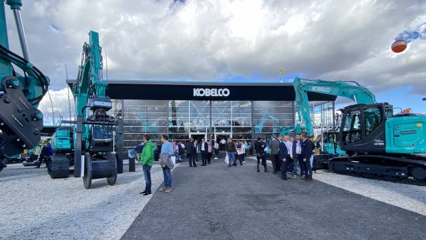 Kobelco se taille ses parts de marché