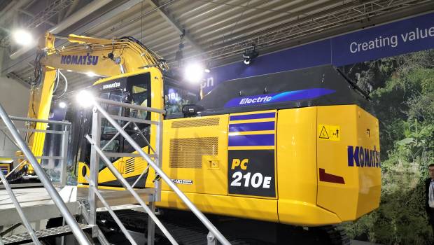 Komatsu sur tous les fronts