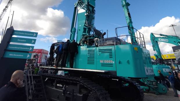 L’interview qui « inter-pelle » : la Kobelco SK1300DLC