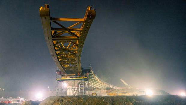 Sur l'A11, à Porte de Gesvres, le viaduc vit son deuxième lançage