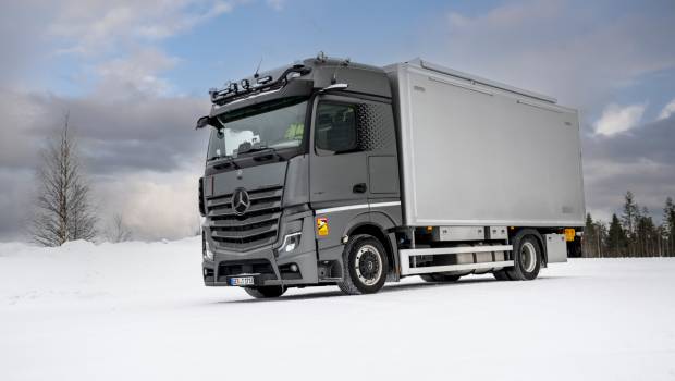 Mercedes-Benz Trucks teste des camions électriques en Finlande