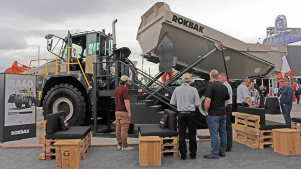 Rokbak tâte le terrain sur Conexpo