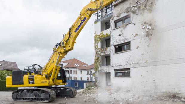 Komatsu : des pelles de démolition européennes, aux spécificités européennes