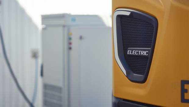 Volvo CE dévoile une solution de chargement électrique pour engins compacts