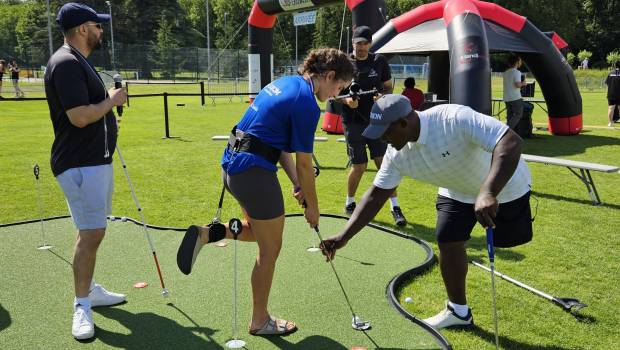 Eqiom chausse ses baskets pour soutenir le handicap
