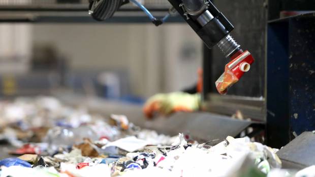 Bryson Recycling investit dans 4 nouveaux robots Recycleye dotés d'une intelligence artificielle