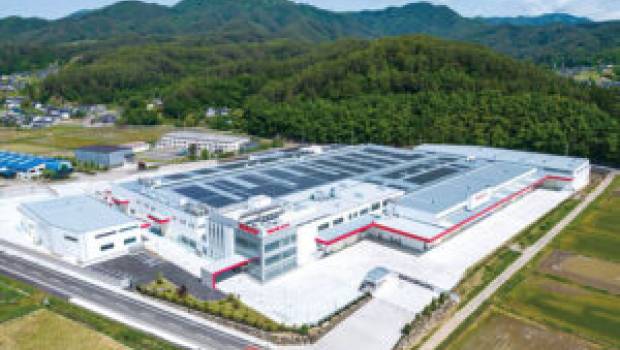 Takeuchi ouvre une nouvelle usine dédiée aux pelles de 4 à 9T