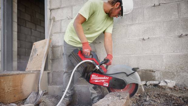 Milwaukee lance une nouvelle découpeuse béton 350 mm
