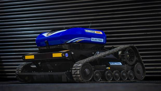 McConnel et Payen profitent de Paysalia pour présenter le Robocut S300e dans sa version 100% électrique