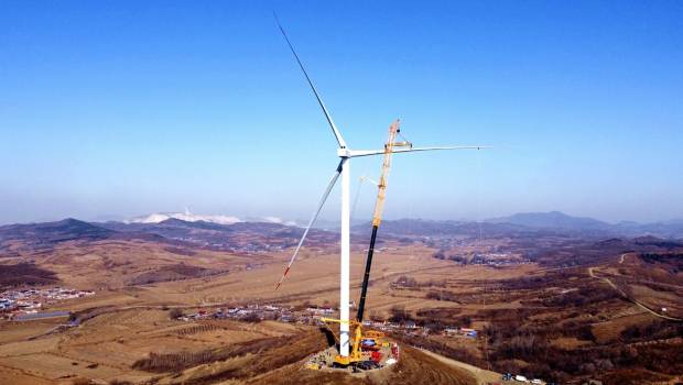 La grue mobile XCMG la plus imposante du monde effectue son 1er levage