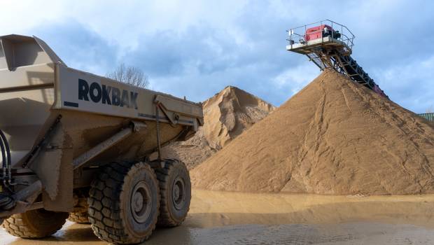 Deux Rokbak évoluent dans Gill Mill Quarry à Oxfordshire
