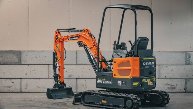 Develon et la Sainte-Trinité