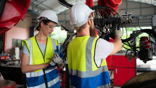 Les techniciens des machines se conjuguent aussi au féminin