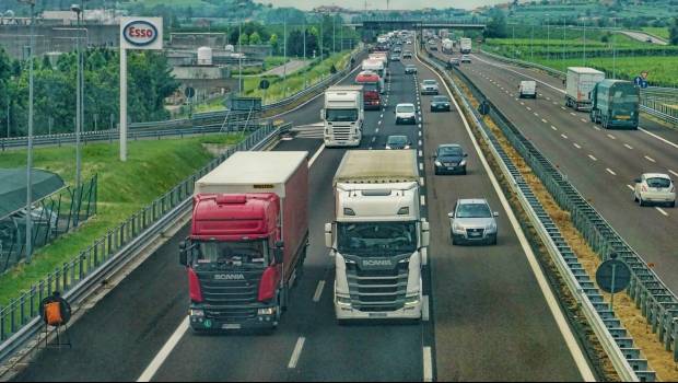 Electrification des poids-lourds : cette étude évalue les besoins et les enjeux de la recharge en itinérance en France d’ici 2035