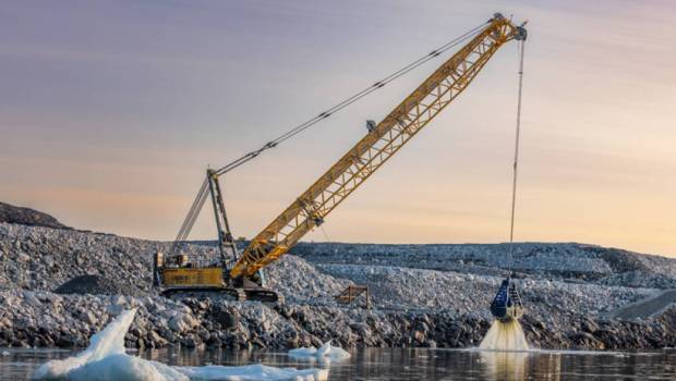 Une drague Liebherr HS 8200 en mission glaciale