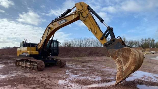 Des pelles de 20 à 40 t aux enchères sur Surplex.fr
