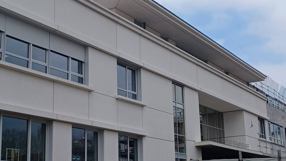 Les bétons architectoniques blancs à bonne école au Plessis-Robinson
