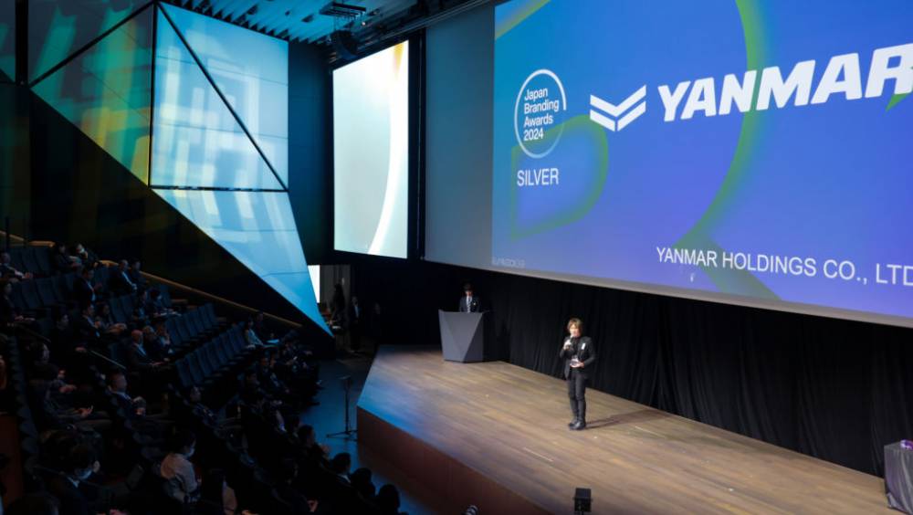 Yanmar décoré