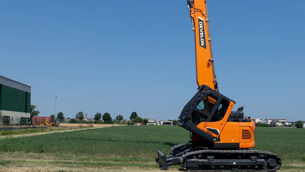 Develon élargit sa gamme Démolition par le bas