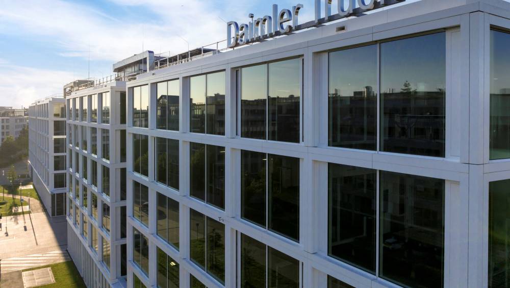 Daimler Truck ralentit au deuxième trimestre mais progresse sur l’électrique