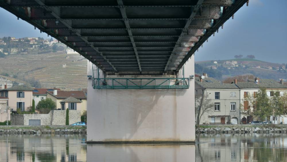 Pont de Condrieu : lancement de la mise sur palées