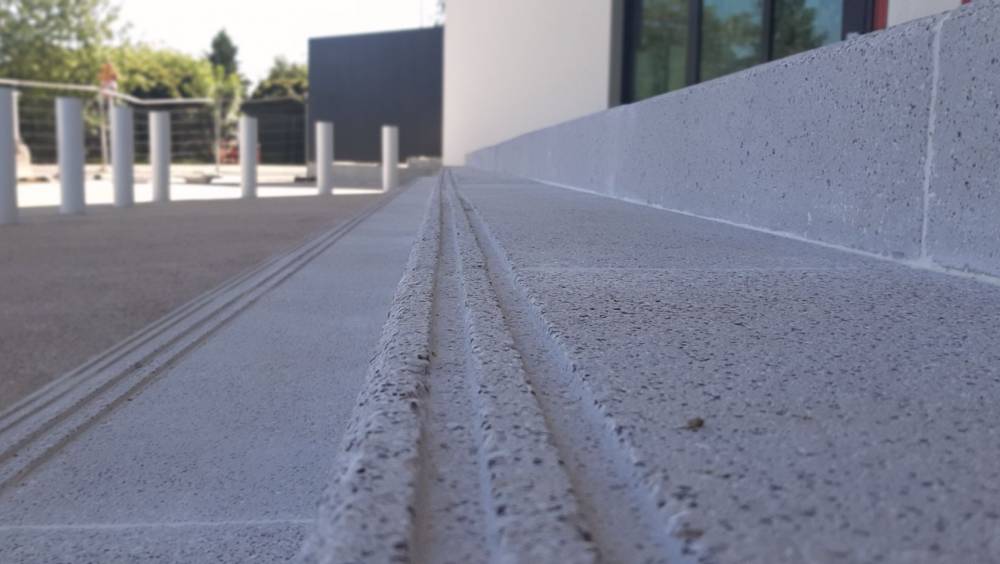 Stradal, groupe CRH, absorbe le français Prefac